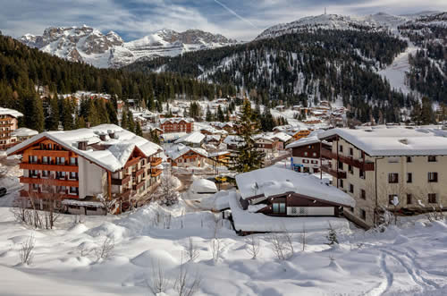 madonna di campiglio con la neve